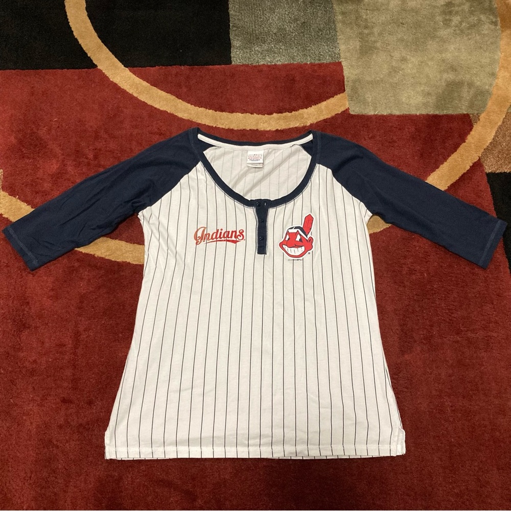 Women’s Cleveland Indians Shirt Size Large
